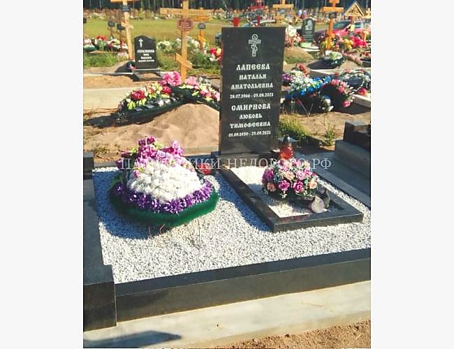 Образец памятника из черного гранита «Стандарт»