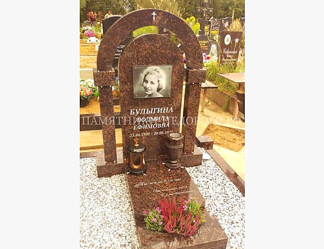 Образец памятника «Арка» из гранита