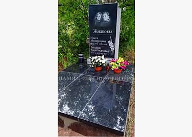 Образец памятника «Наука 2» из черного гранита