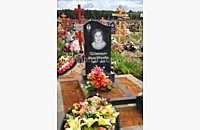 Образец памятника «Волна» из натурального черного гранита