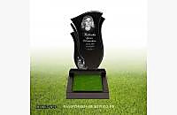 Памятник "Лилия" для женской могилы: образец готовой работы