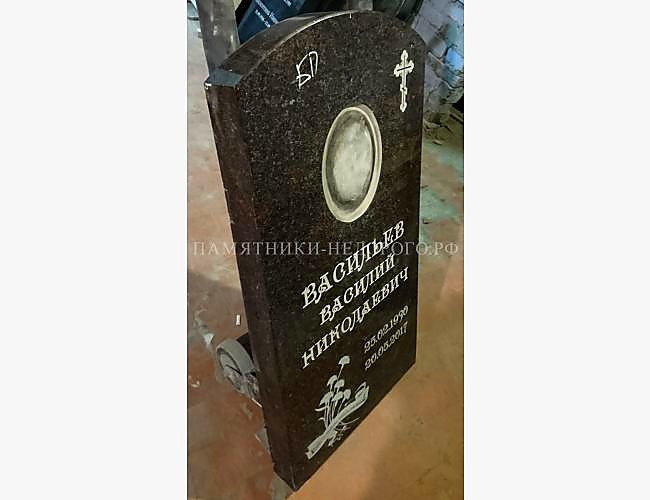 Округлый прямой памятник: готовая работа - фото 2