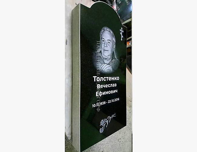 Образец готового памятника из гранита - фото 2