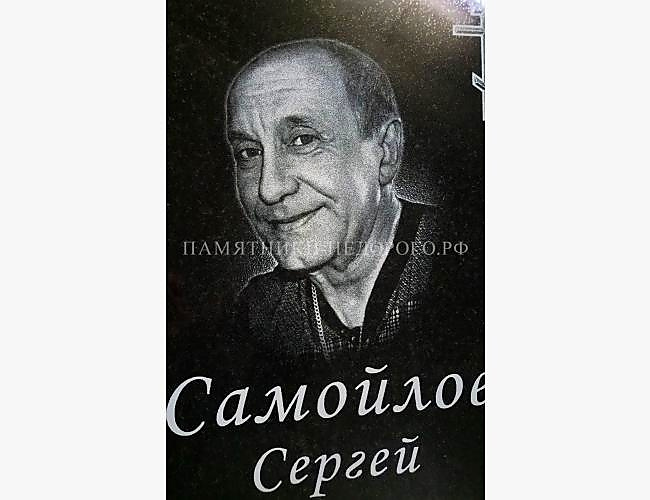 Пример оформления стандартного памятника из гранита - фото 2