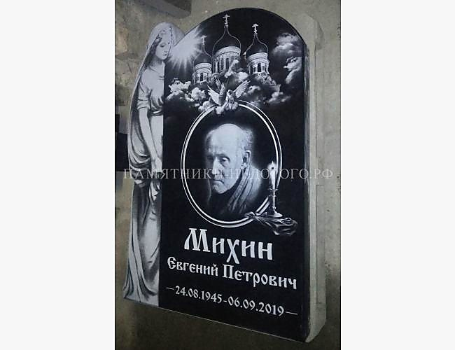 Эксклюзивный православный памятник из гранита «Скорбящая Дева Мария»