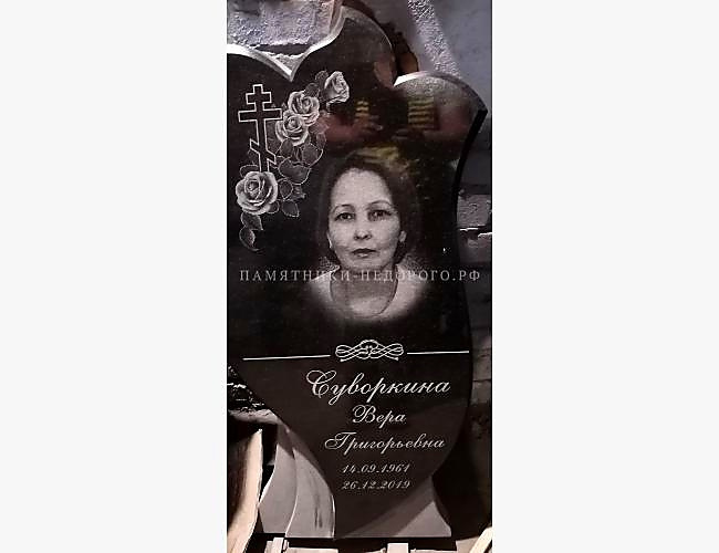 Пример готовой работы: гранитный памятник "Каменный цветок"