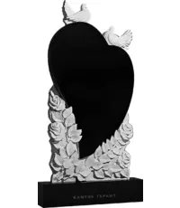 Голубки на сердце - резной памятник в форме сердца