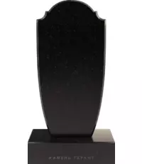 Памятник выполнен в классическом стиле с акцентом на геометрии