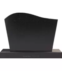 Памятник в форме трапеции с вершиной в виде волны