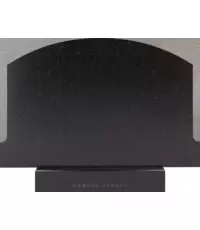 Монументальный памятник, символизирующий семейные традиции