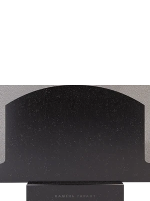 Монументальный памятник, символ семейных традиций 