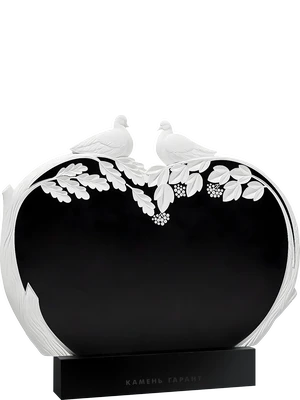 Памятник в форме сердца с барельефом голубей и виноградной лозы