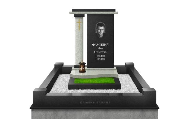 Величественный памятник с колонной