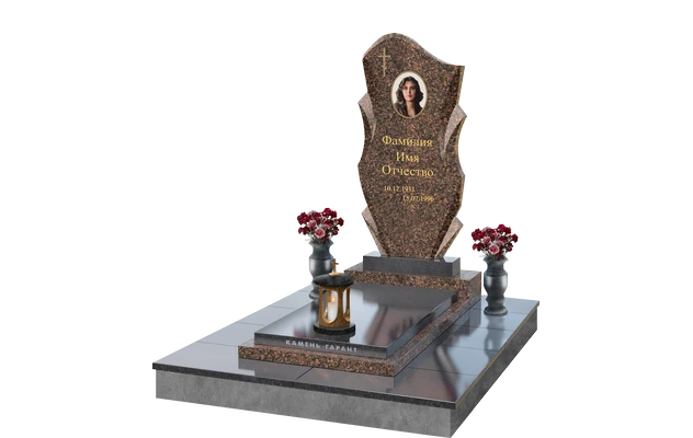 Памятник с имитацией природной скалы