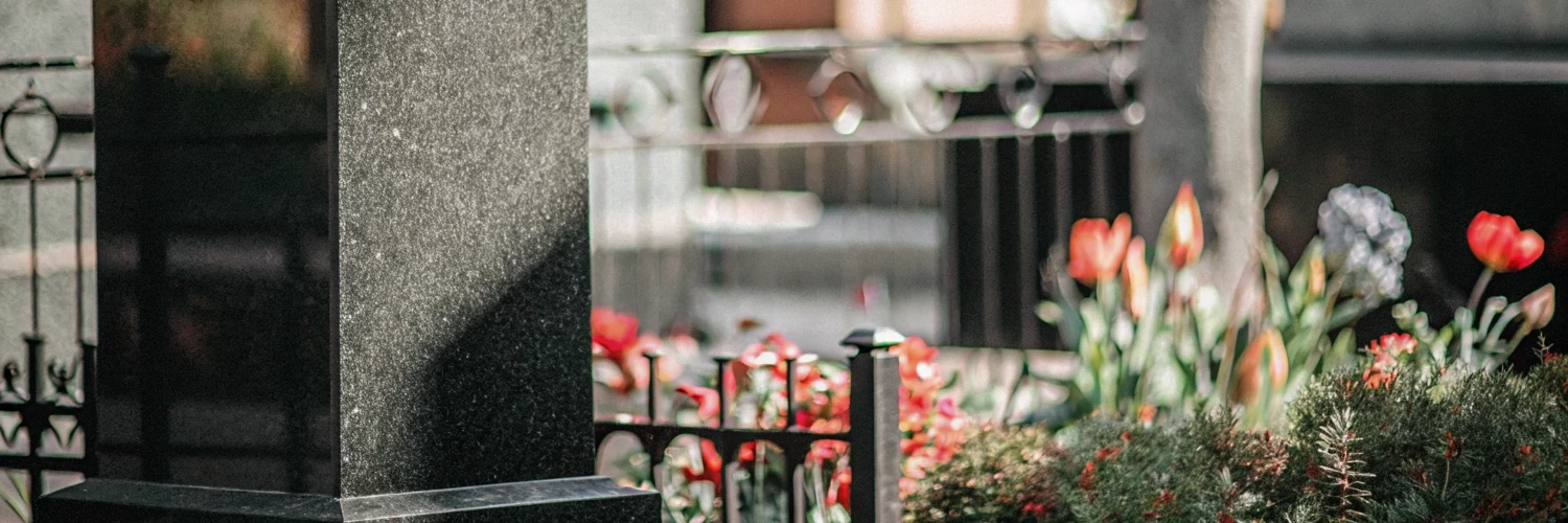 Как правильно выбрать памятник на могилу - пошаговый гид