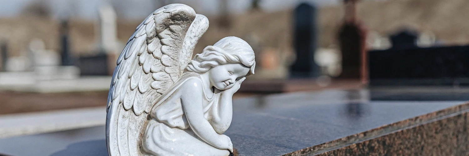 Скульптура на могилу: виды, материалы и советы по выбору