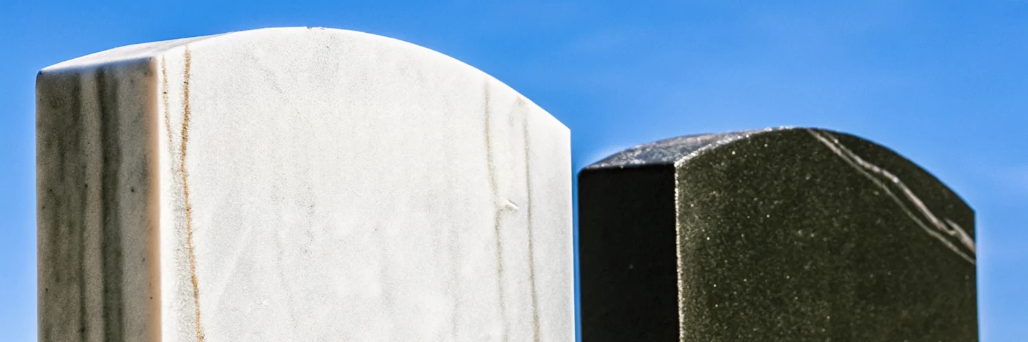 Мрамор или гранит для памятника: какой материал выбрать?