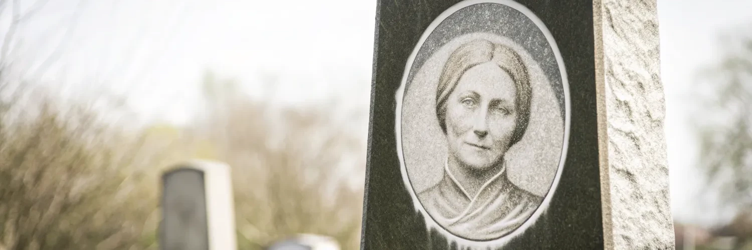 Как обновить буквы и портрет на памятнике: инструкция