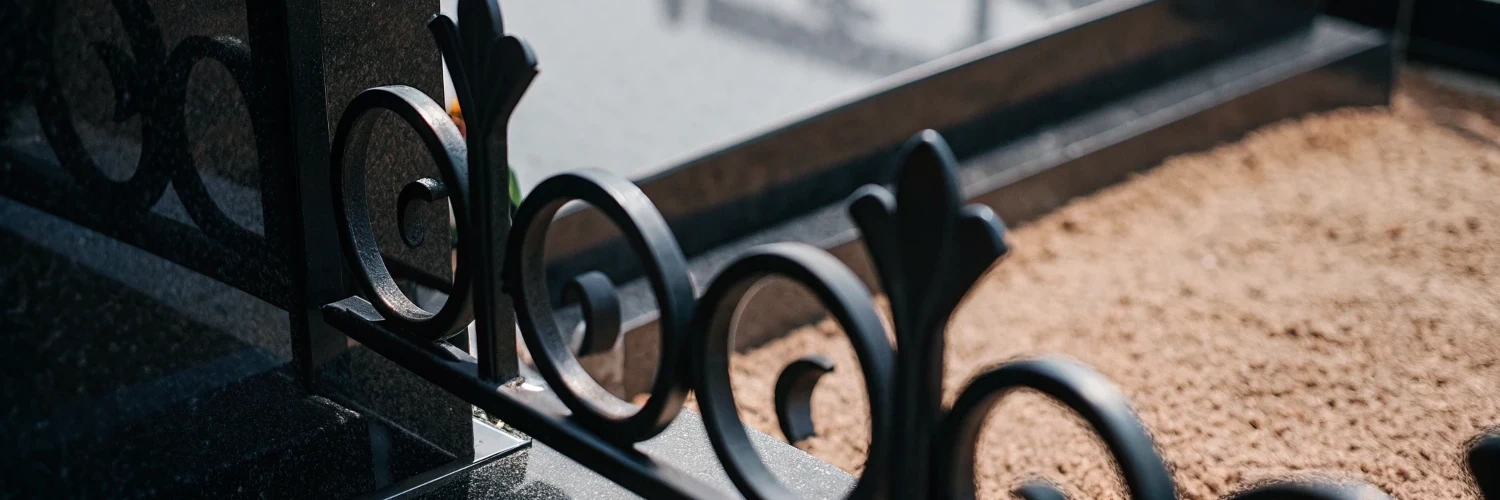 Стандартные размеры ограды для кладбища: полезные советы